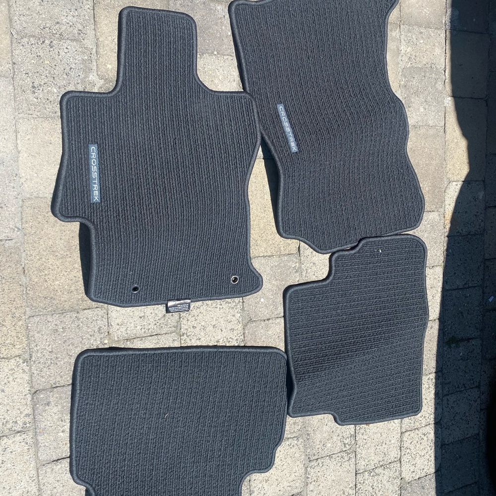 Crosstrek Black Car Floor Mats
